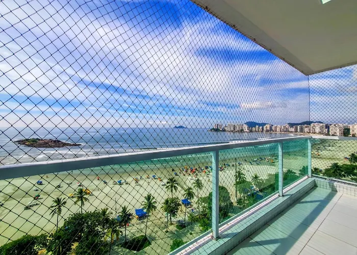 Apartamento frente mar Guarujá Pitangueiras pé na areia